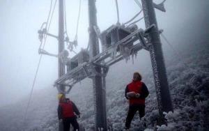 不畏寒潮：“電網(wǎng)覆冰預(yù)測(cè)”“低壓直流融冰”等裝置除冰保電