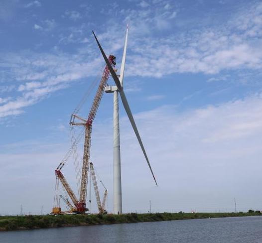 單機年發電量1億度！全球最大海上風電機組完成吊裝