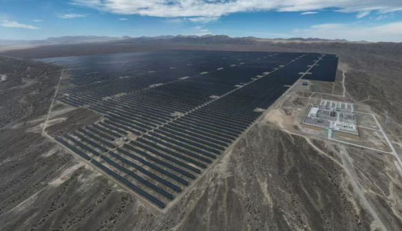 精河縣34萬(wàn)千瓦光伏項(xiàng)目光伏區(qū)全容量并網(wǎng)發(fā)電