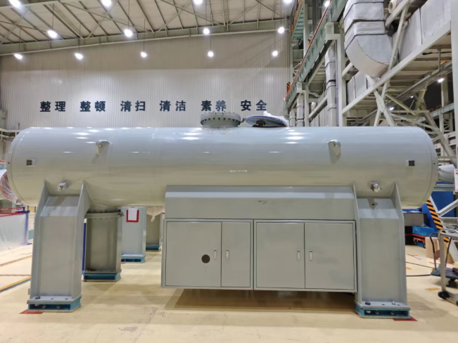 中國(guó)首臺(tái)800千伏80千安大容量斷路器通過(guò)技術(shù)鑒定